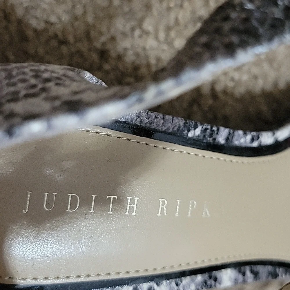 Judith Ripka Grey Snakeskin Leather Sandle Size 9.5 M - Picture 4 of 13